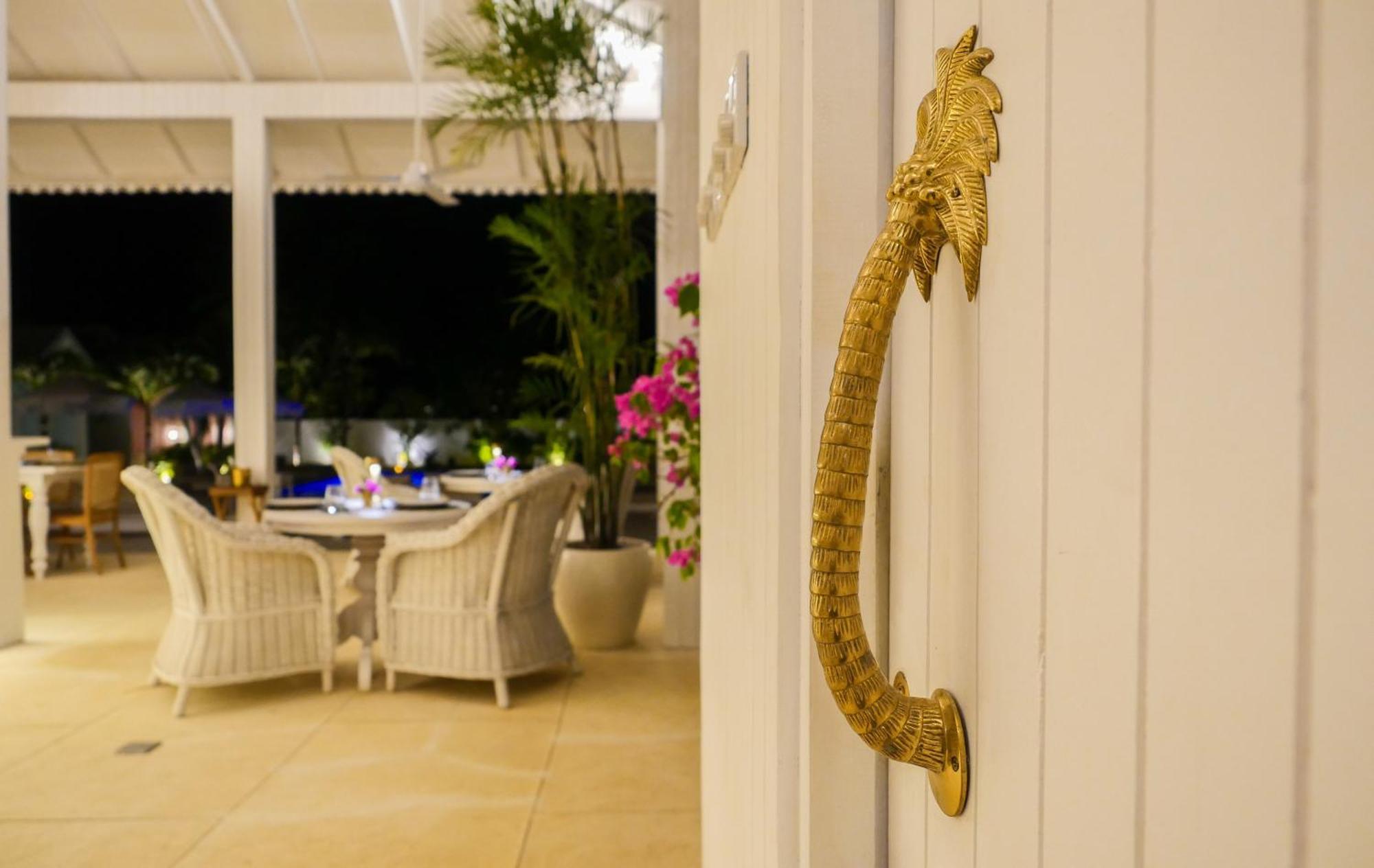 Ria Uluwatu, Tropical Chic Hotel Extérieur photo