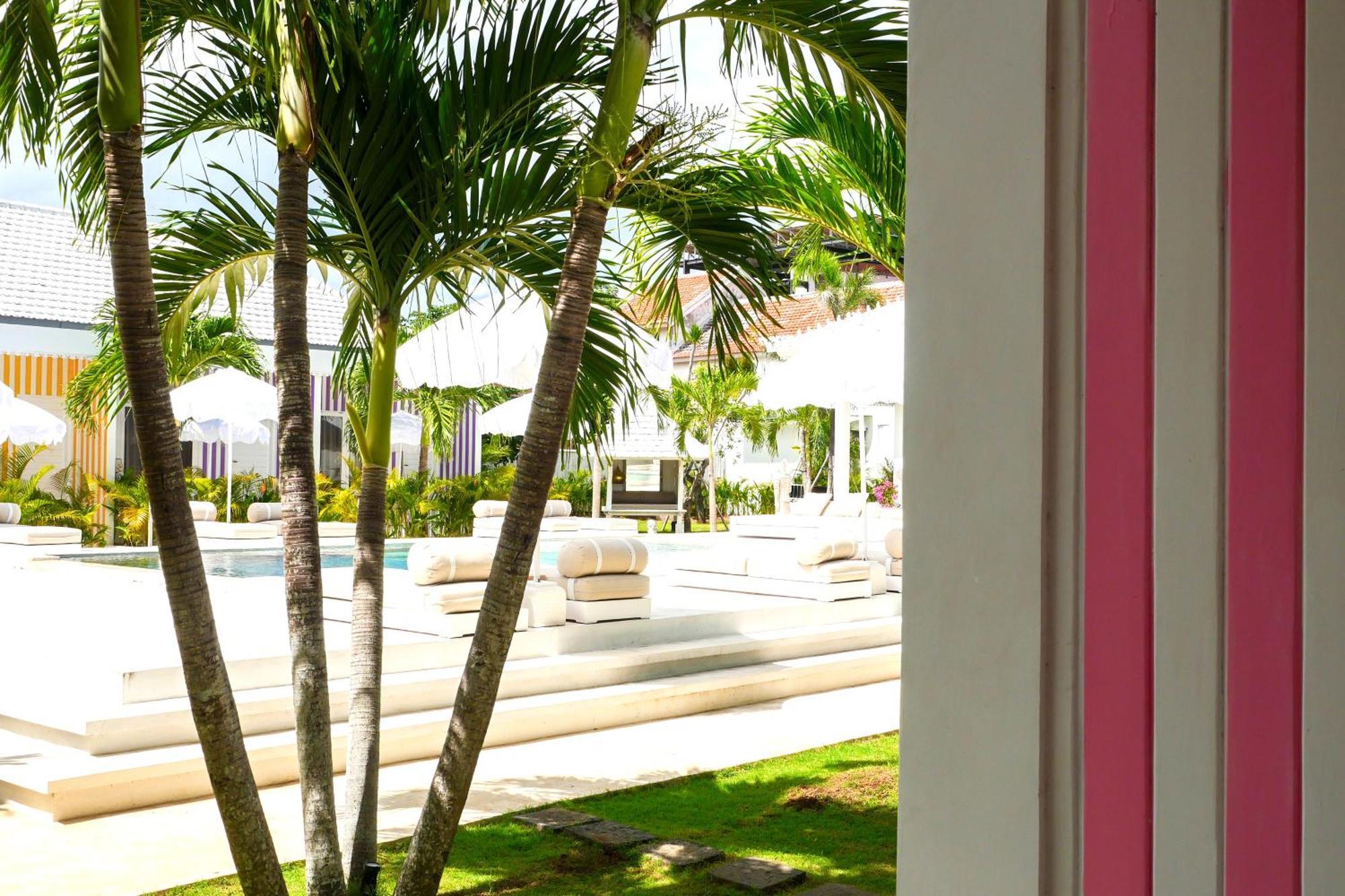 Ria Uluwatu, Tropical Chic Hotel Extérieur photo