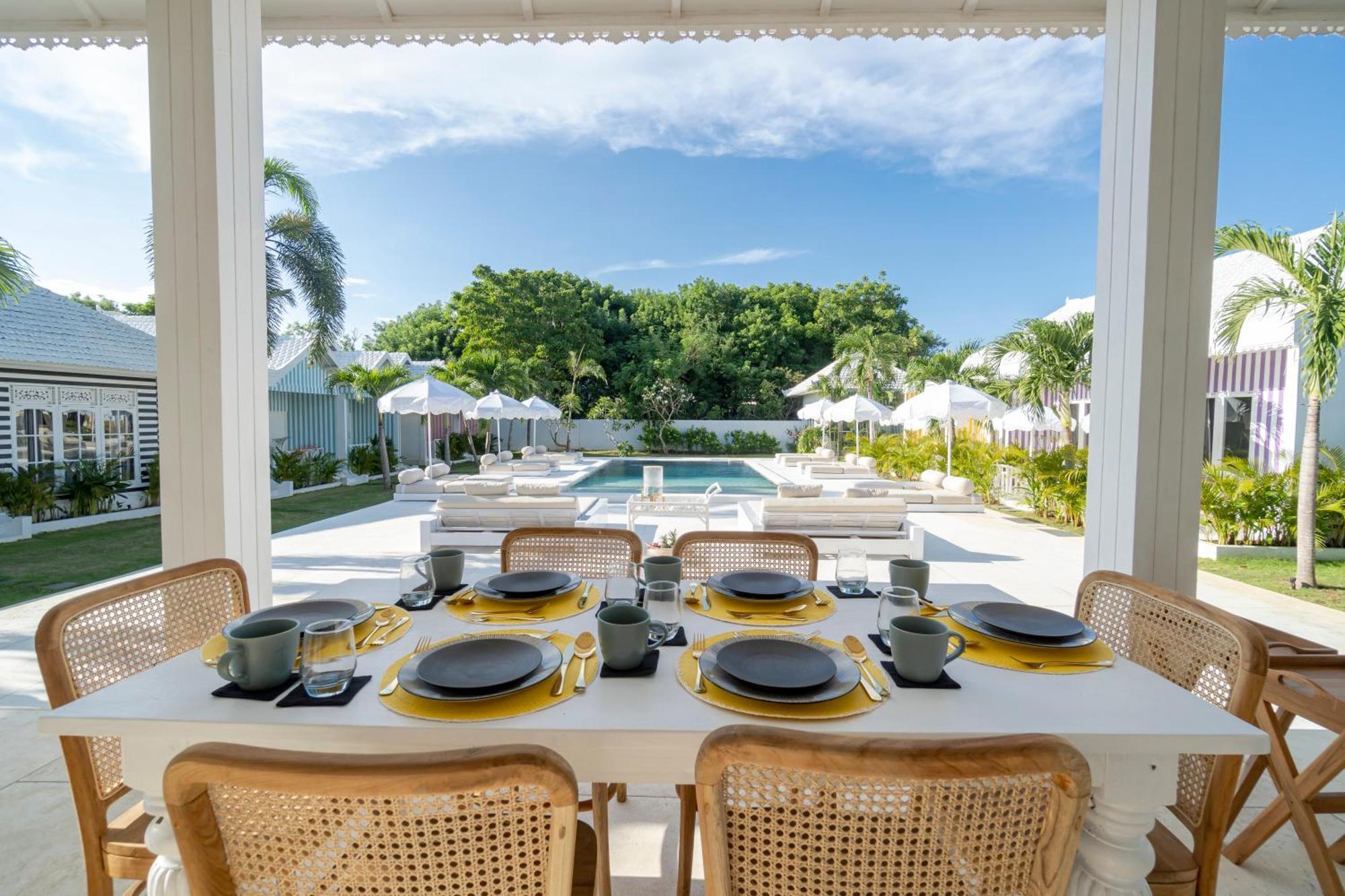 Ria Uluwatu, Tropical Chic Hotel Extérieur photo