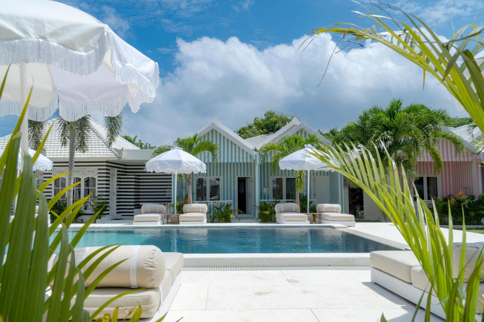 Ria Uluwatu, Tropical Chic Hotel Extérieur photo