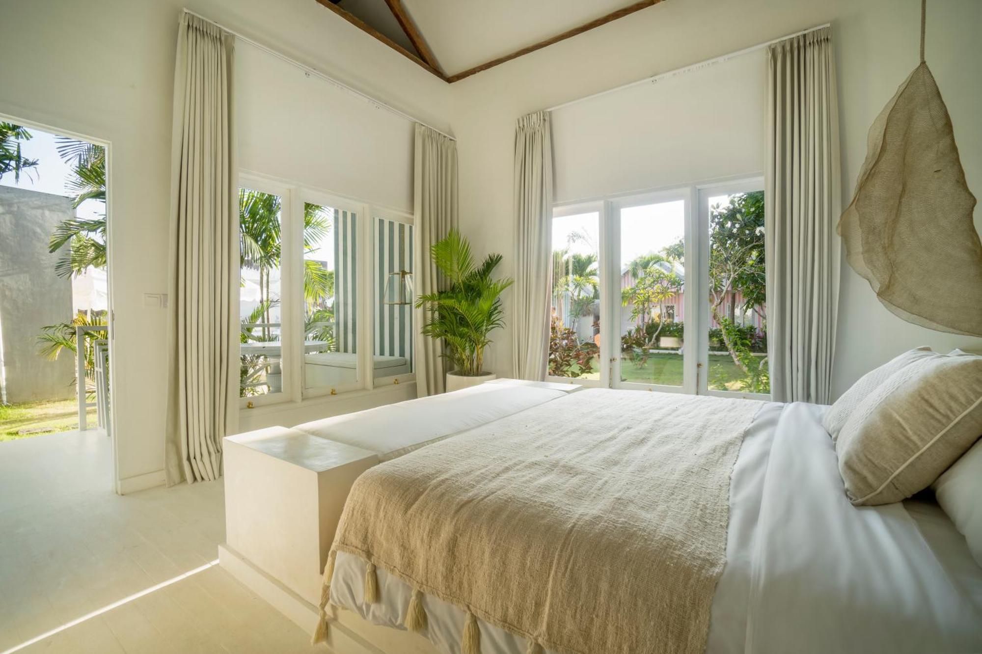 Ria Uluwatu, Tropical Chic Hotel Extérieur photo